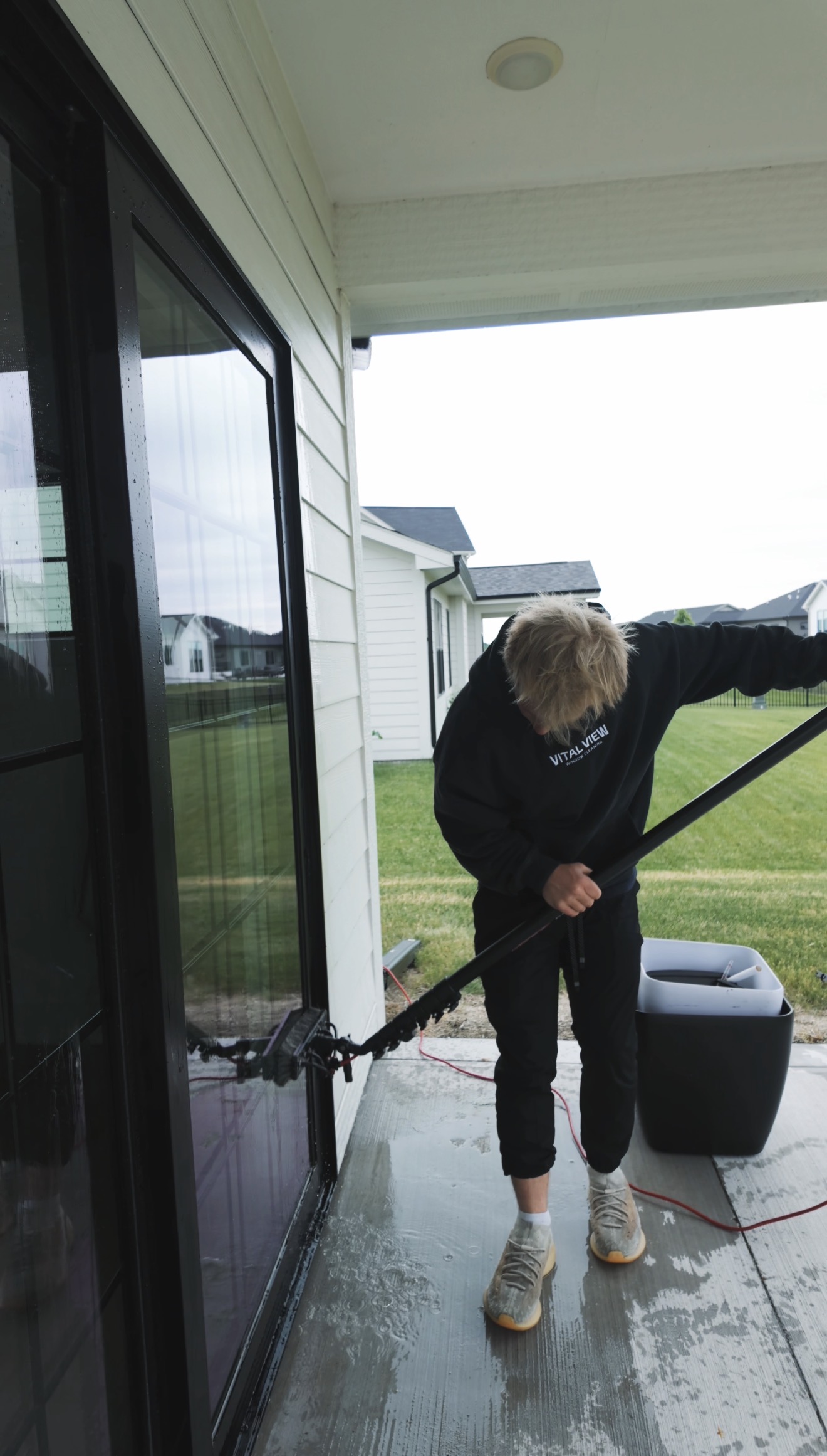 Scrub — window cleaning step